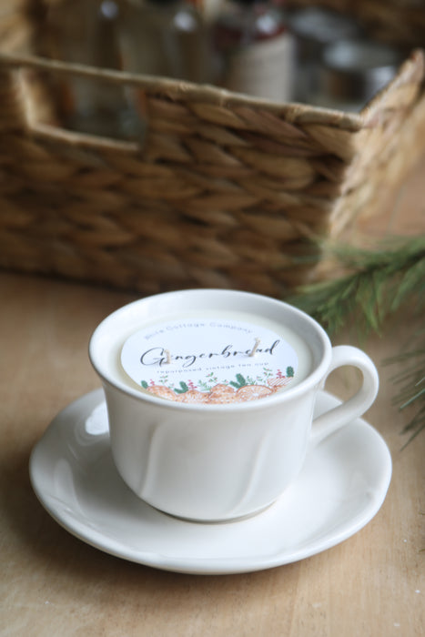 Recycled Winter Teacup Candle - Gingerbread